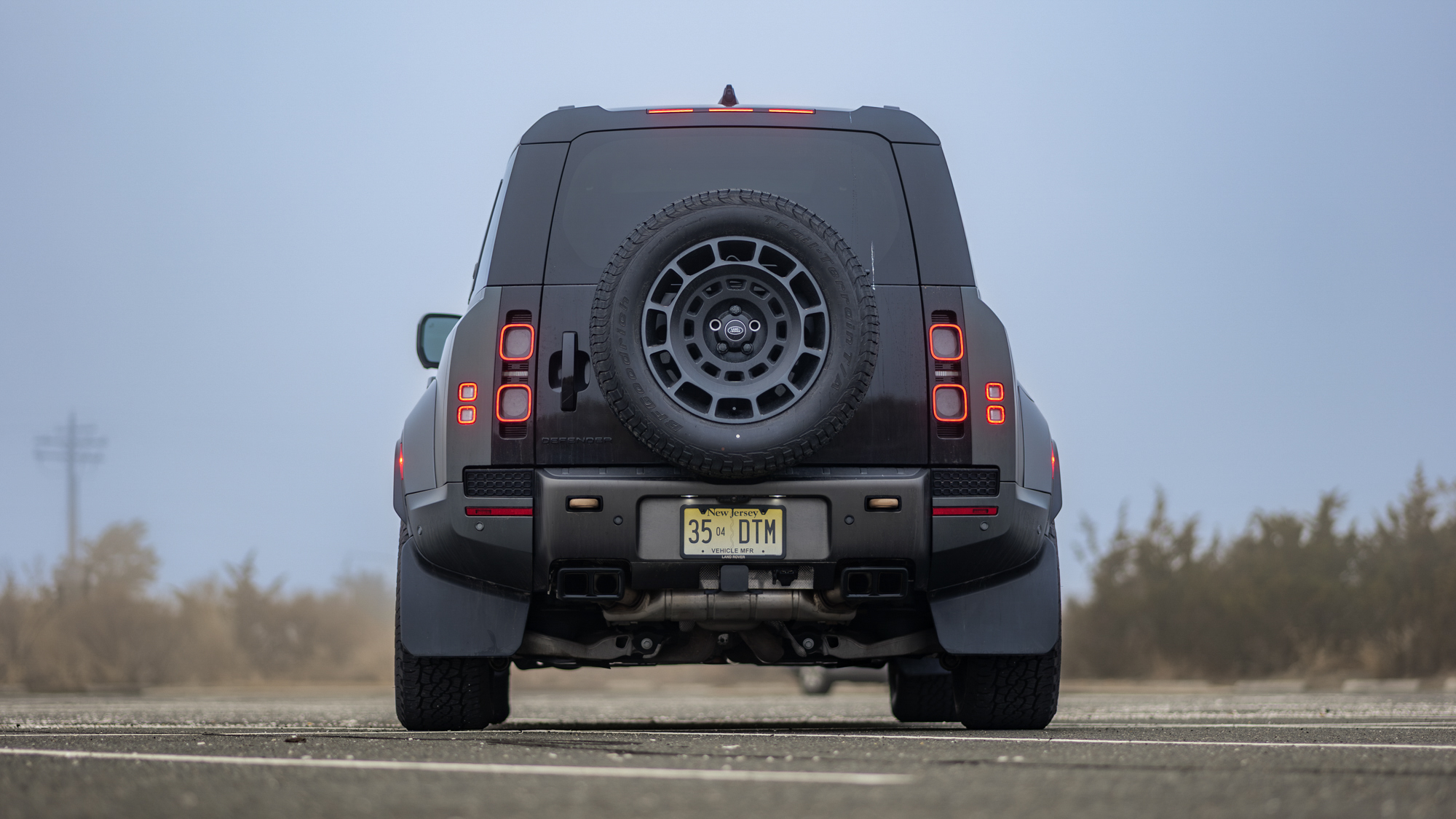 Land Rover Defender 2025