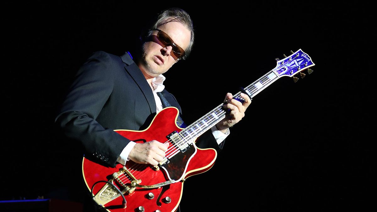 Joe Bonamassa shows you how to “connect the dots” to break out of a rut