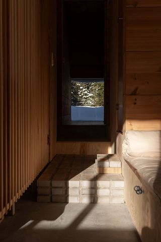 Gartnerfuglen's Aarestua cabin timber bedroom
