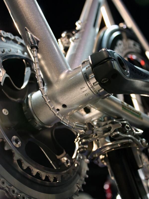 Cherubim keeps the battery cable inside the frame all the way to the mount.