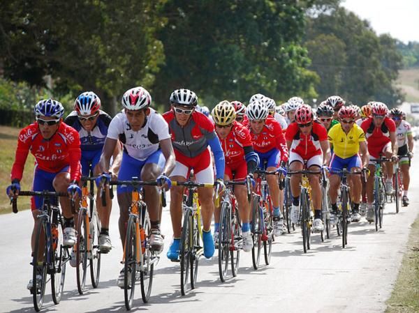 The Cubans stack the front of the peloton.