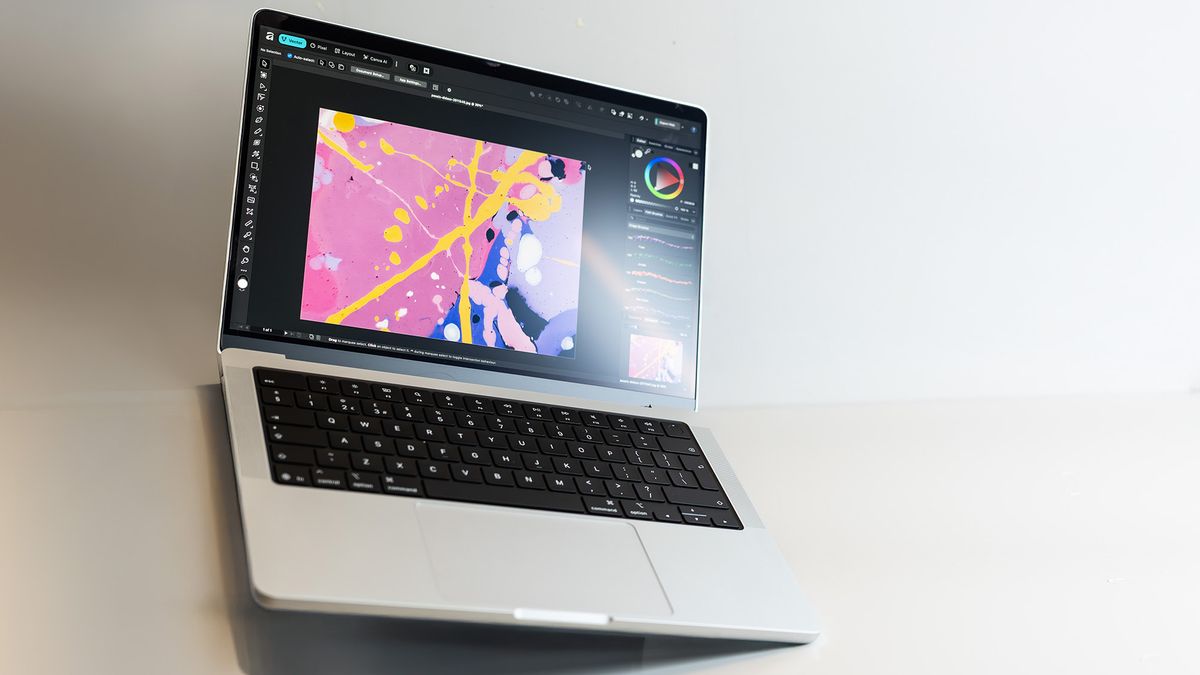 MacBook Pro 14 M5 Max