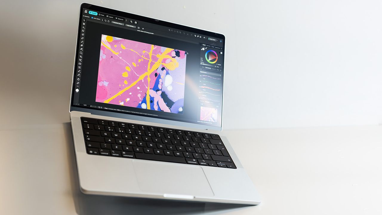 MacBook Pro 14 M5 Max