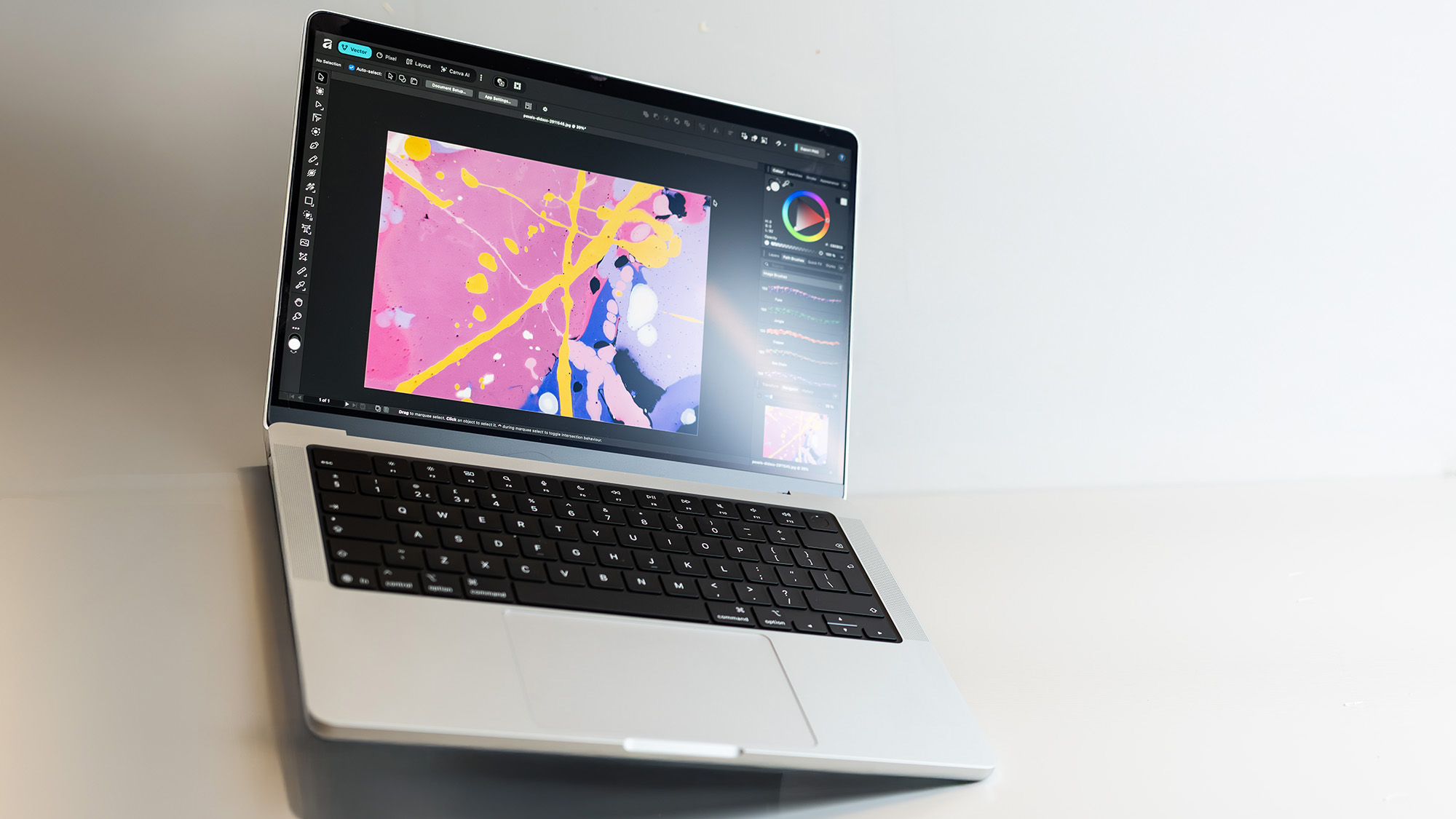 MacBook Pro 14 M5 Max