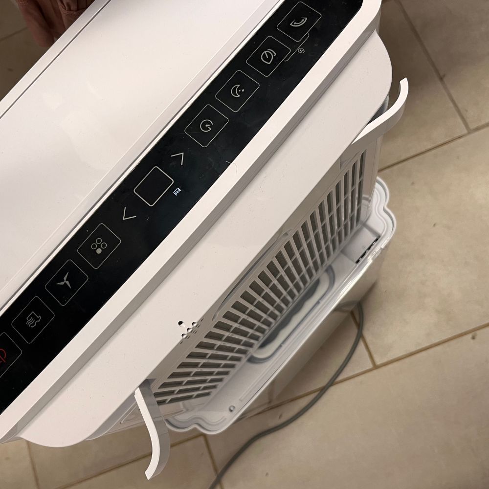 wessex dehumidifier 20L emptying water tank