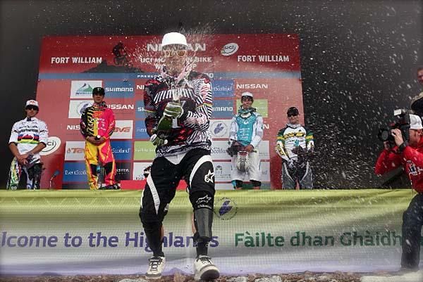 Greg Minnaar (Santa Cruz Syndicate) got to open the bubbly at Fort William.