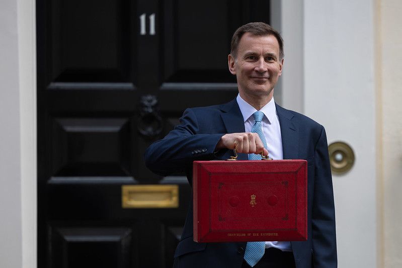 Jeremy Hunt holding the red box