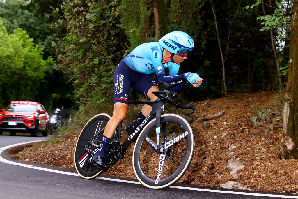 VERONA ITALY MAY 29 Vincenzo Nibali of Italy and Team Astana Qazaqstan sprints during the 105th Giro dItalia 2022 Stage 21 a 174km individual time trial stage from Verona to Verona ITT Giro WorldTour on May 29 2022 in Verona Italy Photo by Michael SteeleGetty Images