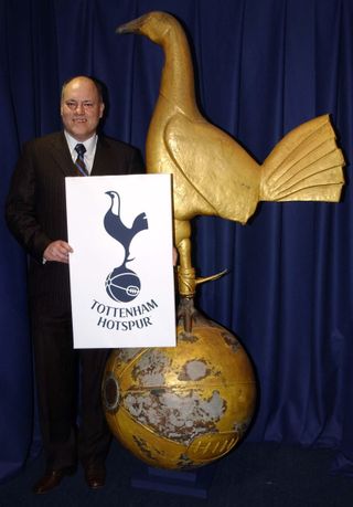 Martin Jol reveals Tottenham's new club emblem in 2006