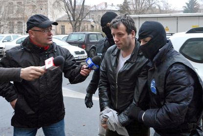 Romanian hacker who revealed first Clinton emails to be extradited. 
