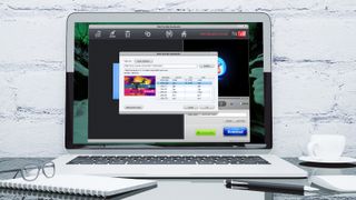 WinX YouTube Downloader på en laptop