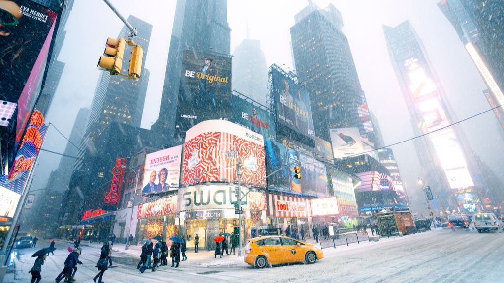 snow falling in midtown, New York City, in 2014