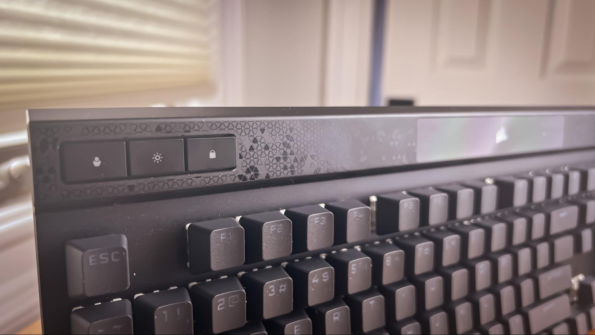 Corsair K70 Max RGB