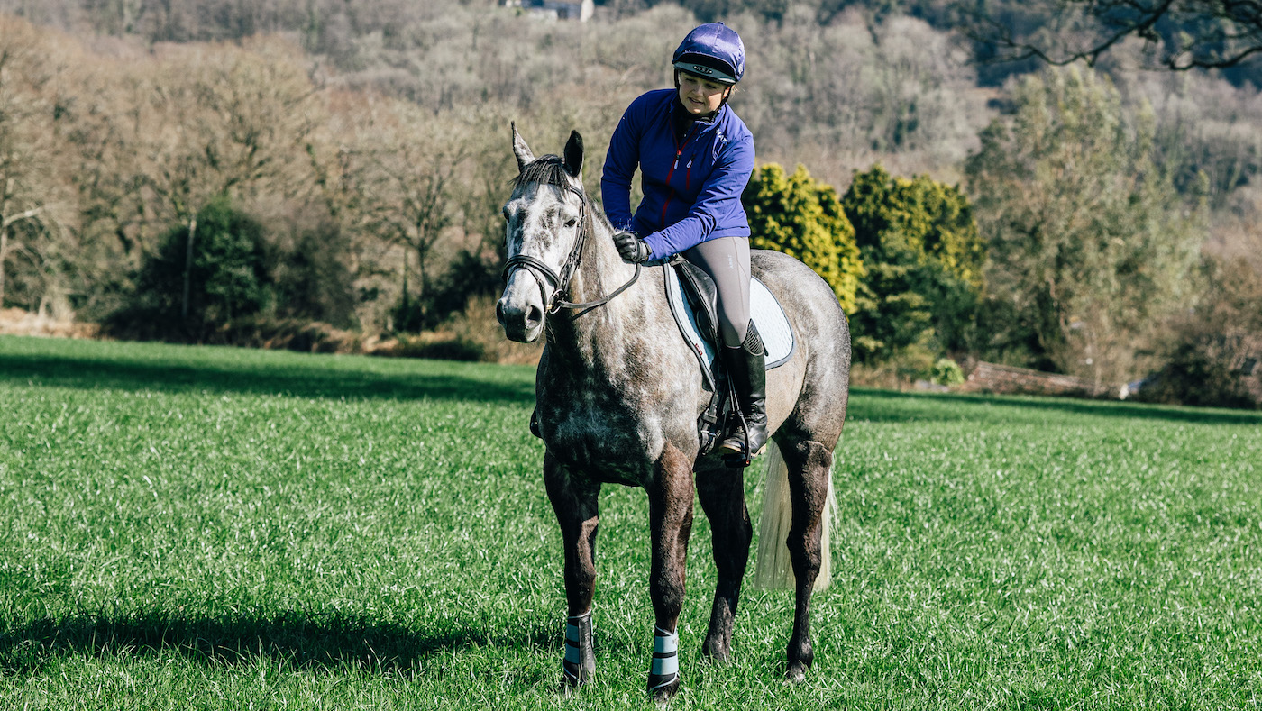 stopping and reassuring horse out hacking