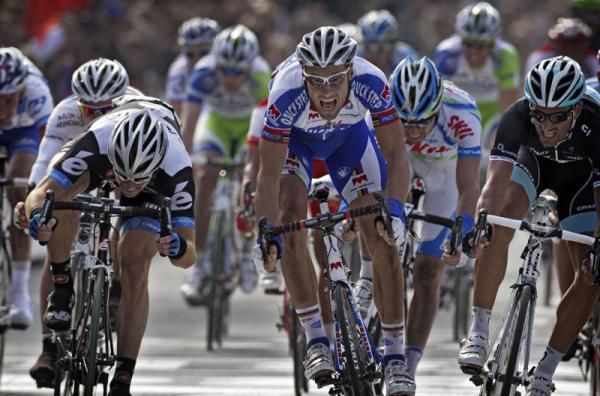 Tom Boonen (Quick Step) takes the win