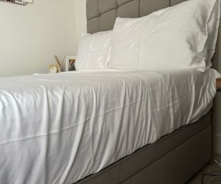 Side view of the Peri Lauren Interiors Bamboo Cotton Sheet Set.