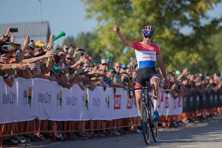 Mathieu van der Poel (Beobank-Corendon) celebrates his victory