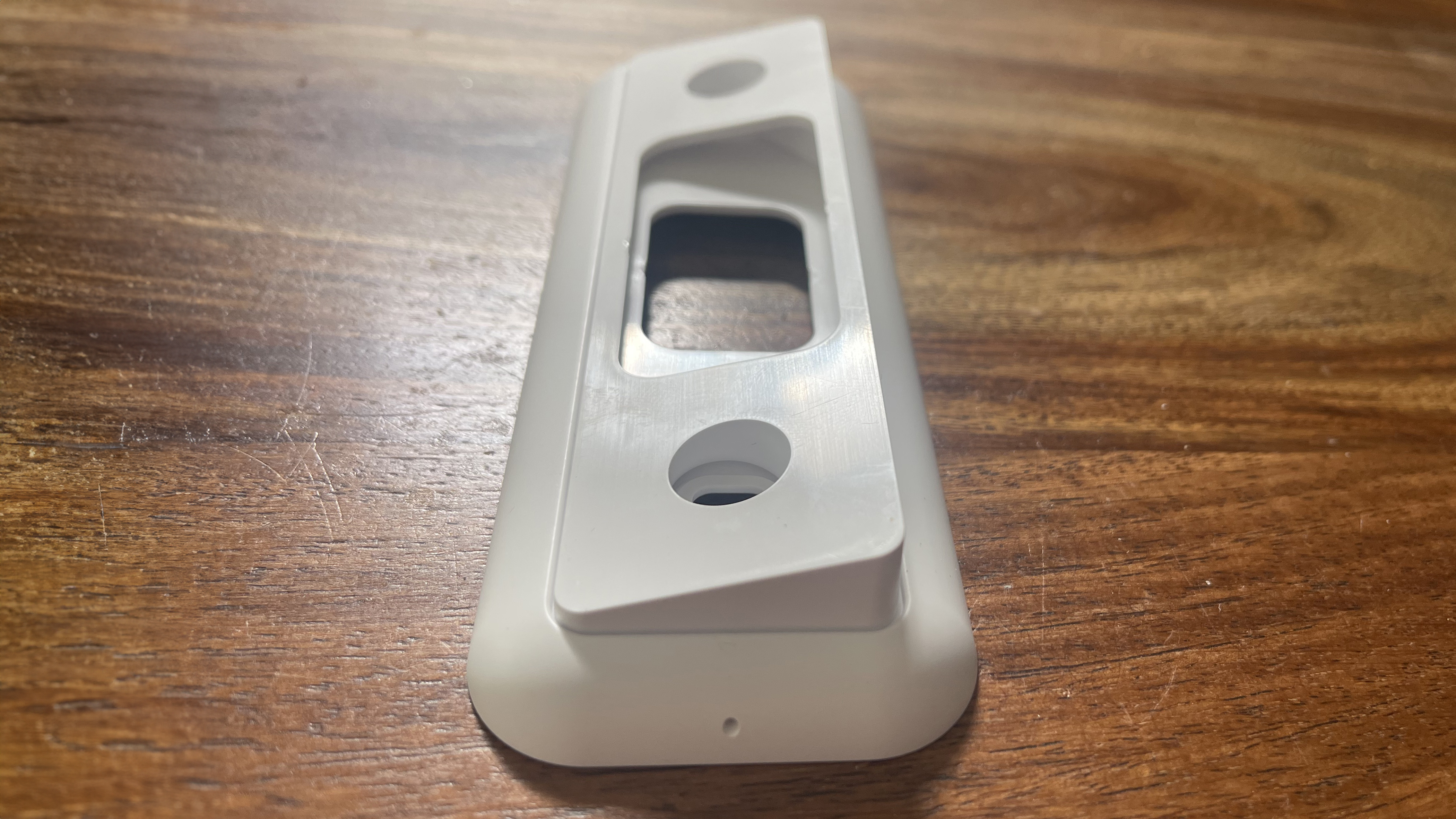 Side view of mounting plate for Yale Smart Video Doorbell