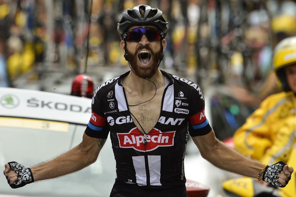 Simon Geschke wins stage 17 of the 2015 Tour de France.