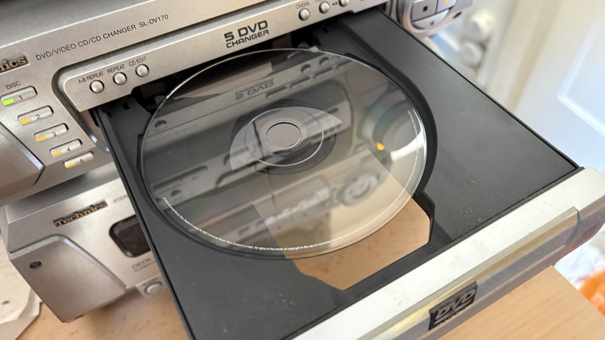 Lorde transparent CD played on Technics SL-DV170