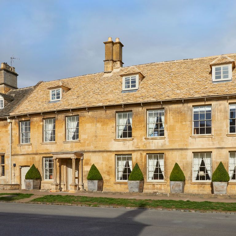 Enjoy a snoop around this elegant Grade IIlisted Cotswolds townhouse
