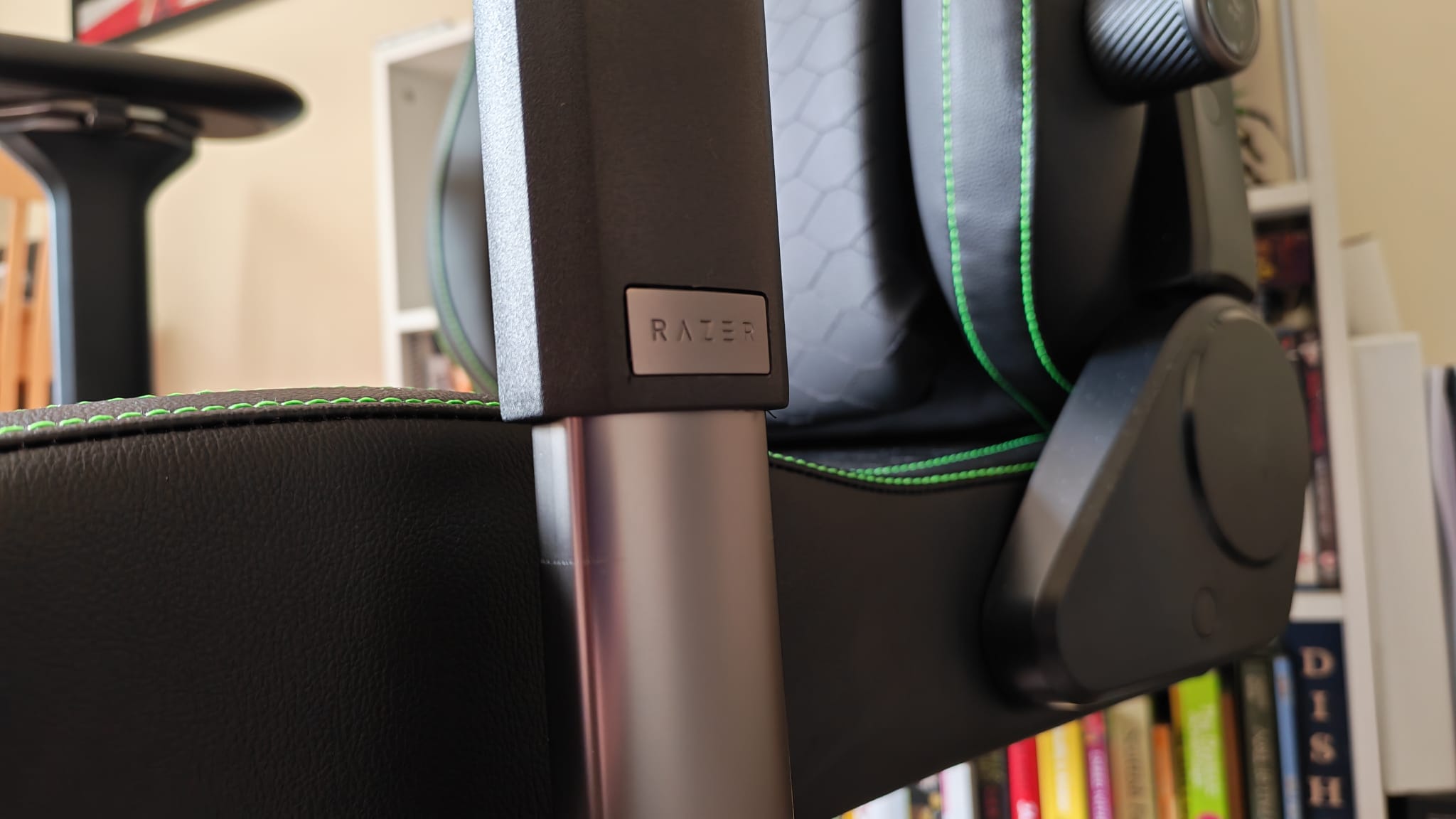 Some Razer branding on the Razer Iskur V2 NewGen