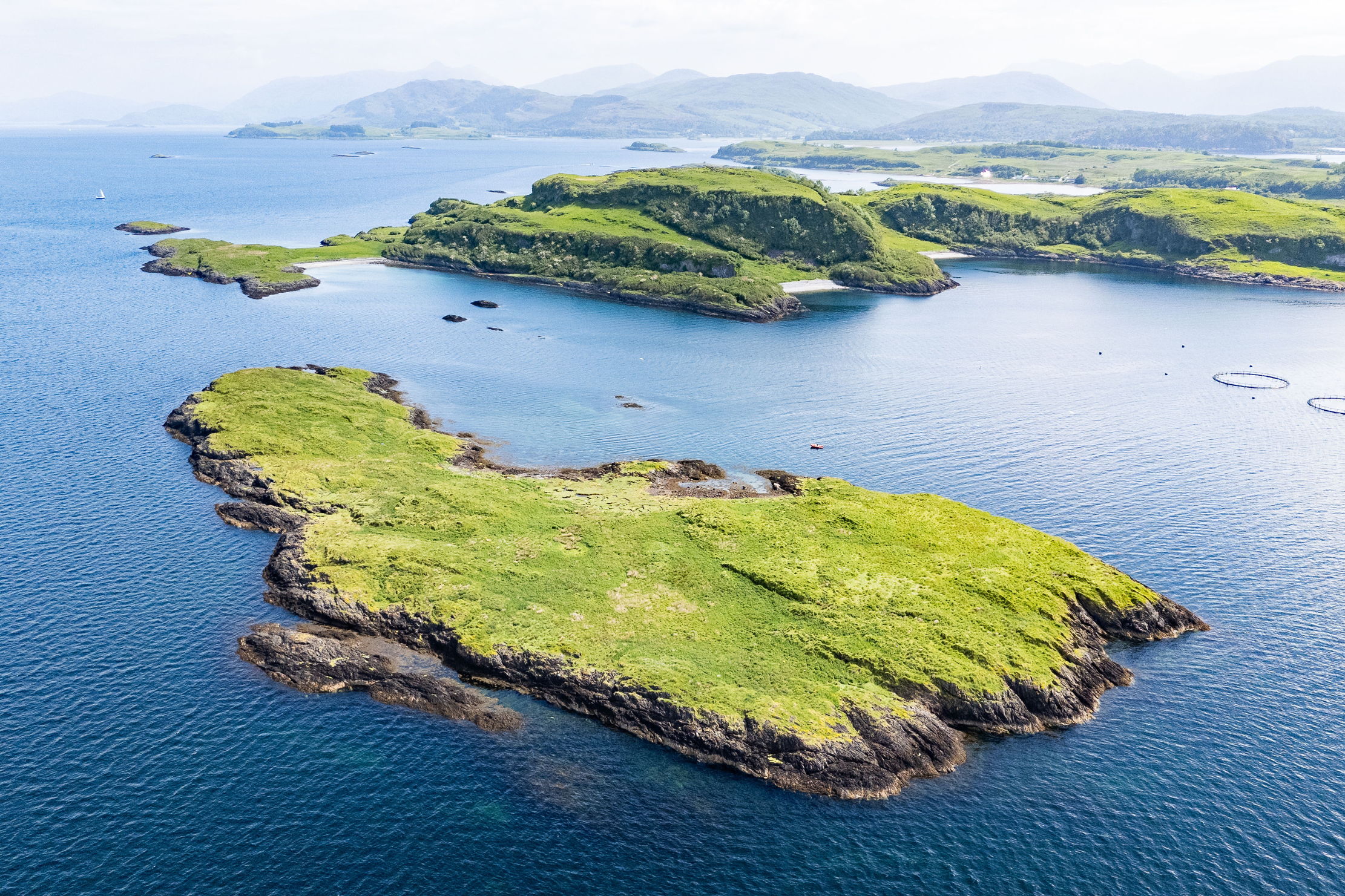 &#039;Somewhere else&#039; = Eilean Loch Oscair