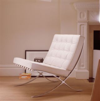 barcelona chair white leather