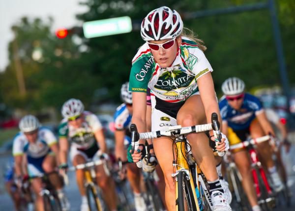 The field was very active in the absence of series leader Theresa Cliff-Ryan of Colavita