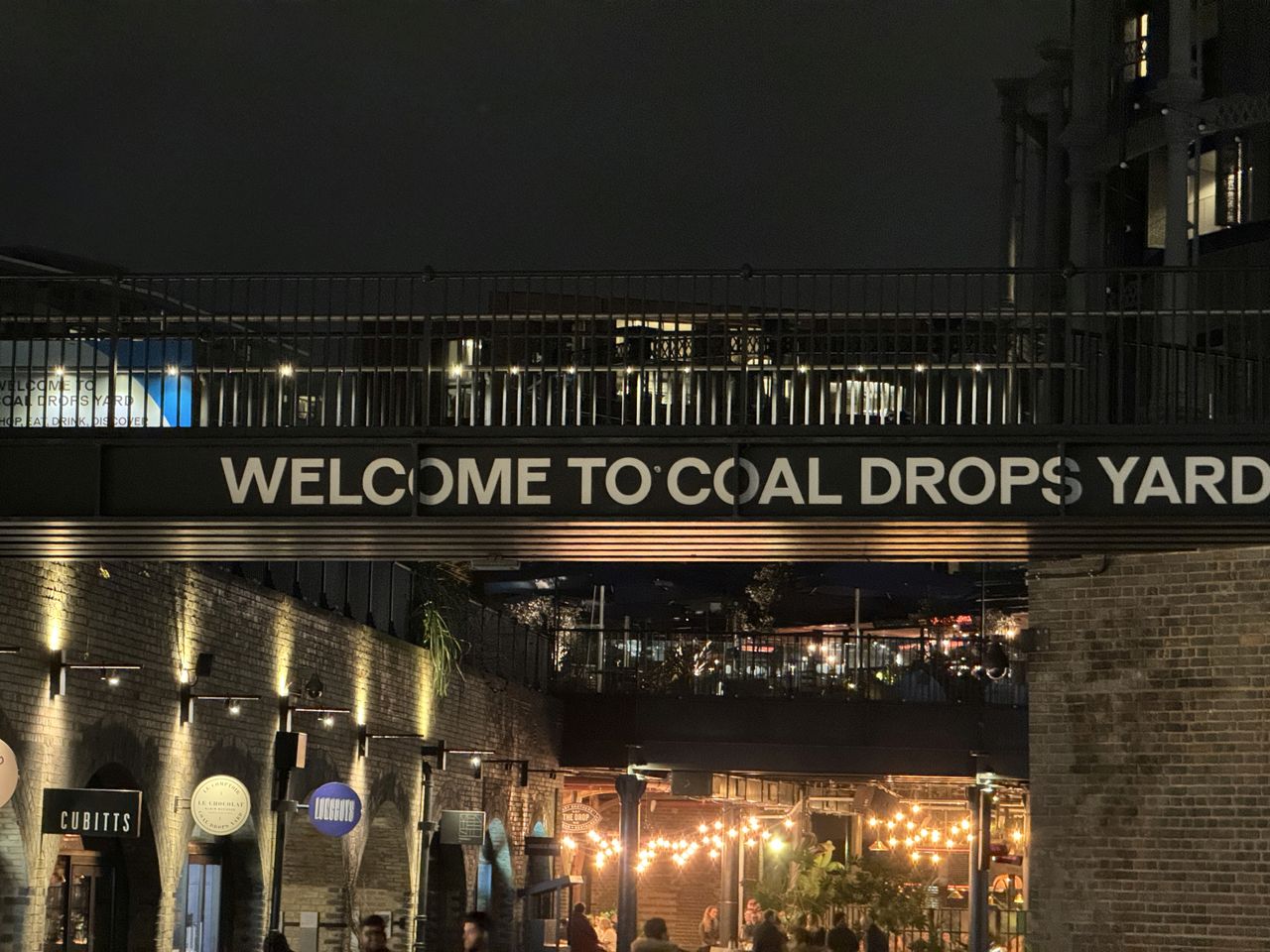 Apple iPhone 15 Pro Max nighttime zoom.