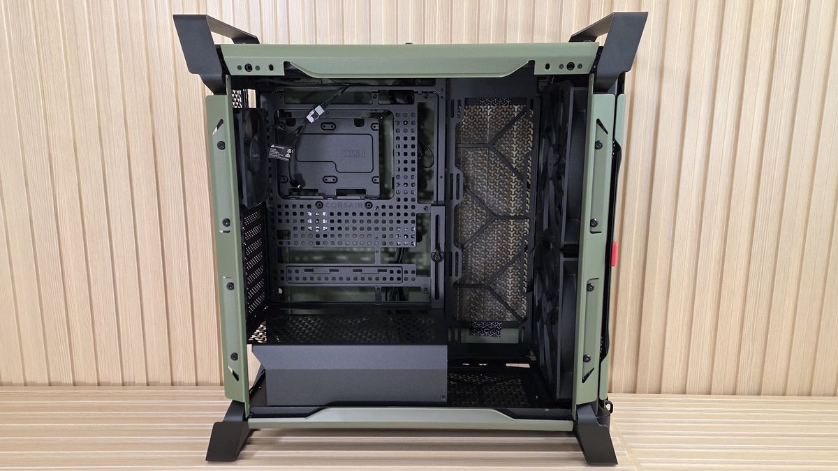 Corsair Warthog RS - Inside