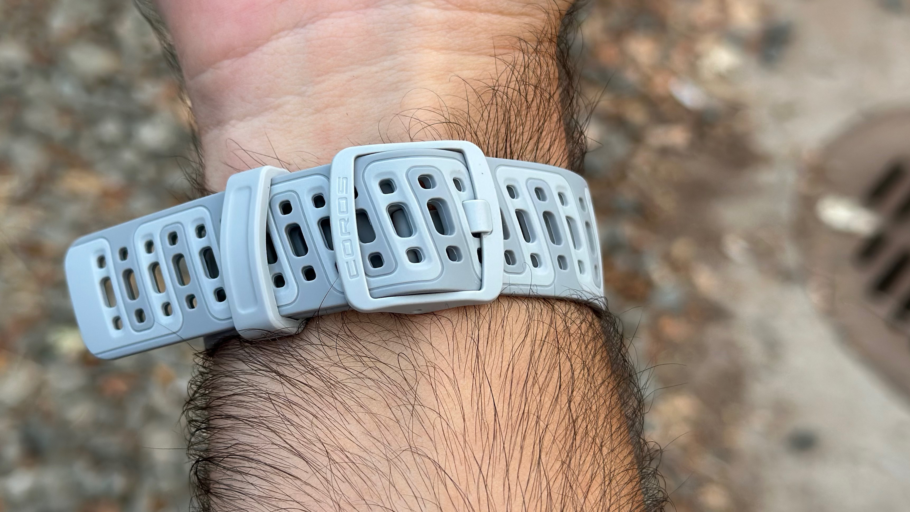 Default silicone band of the COROS PACE Pro