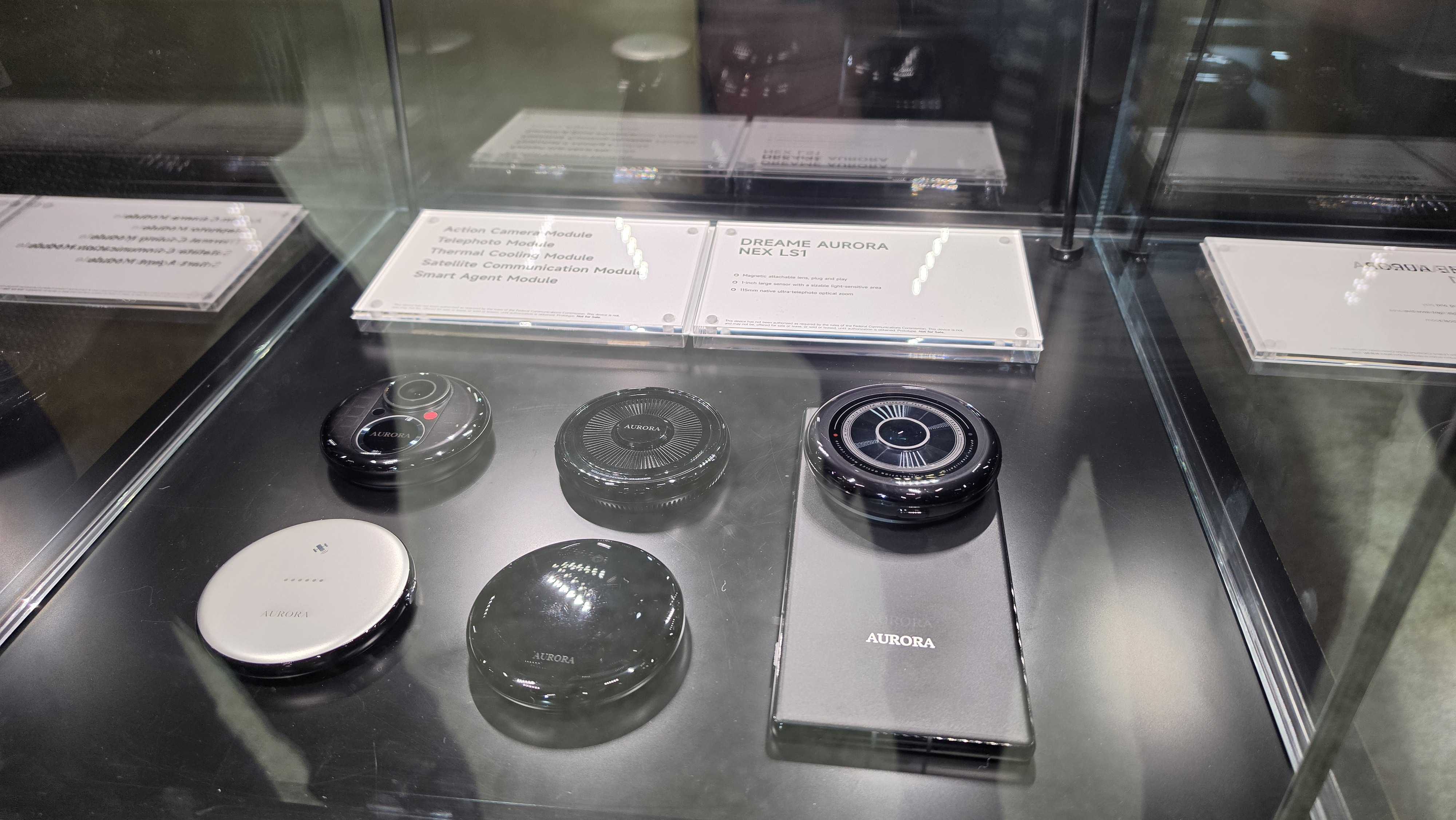 Dreame phone and attachments