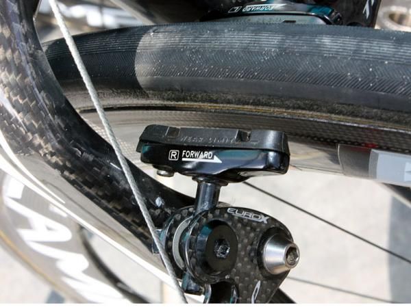 TRP's toe-adjustable Inplace Adjust pad holders are designed for Shimano-standard pads so the Campagnolo ones have to be jammed in a bit to fit.