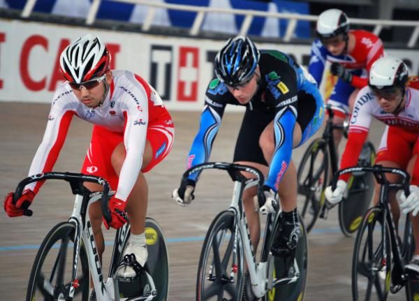 Kazuki Amagai leads his keirin heat