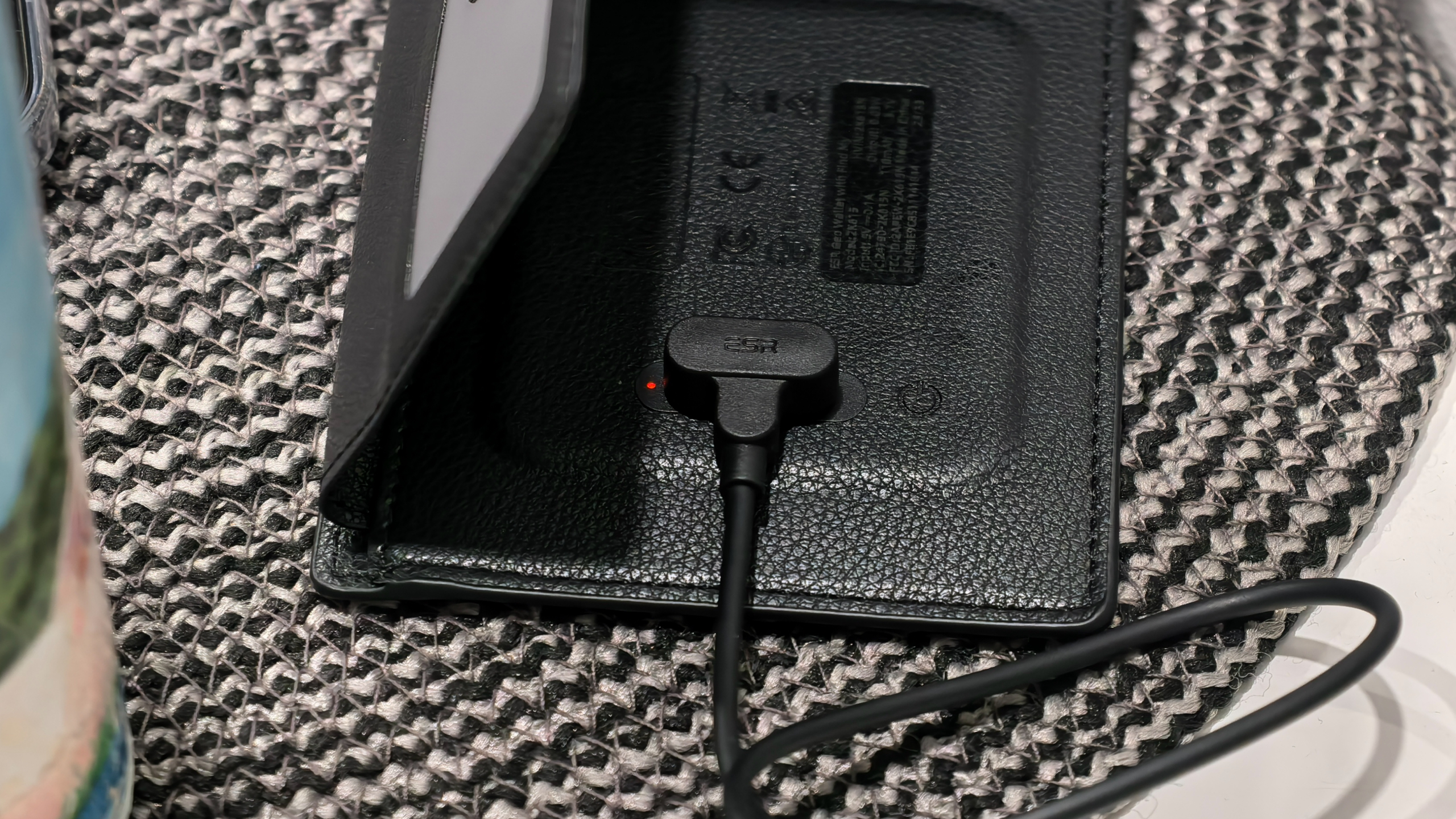 ESR Geo Wallet on charging