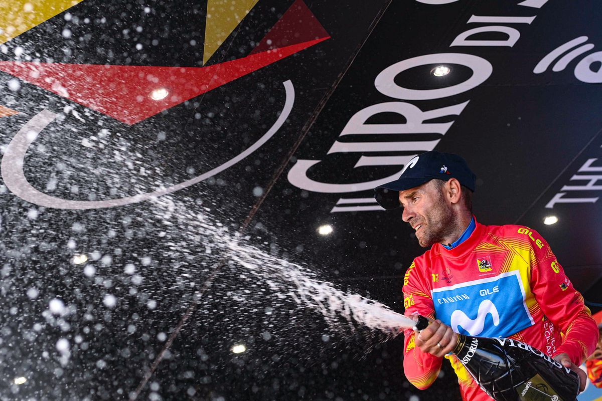 Alejandro Valverde in the Giro di Sicilia&#039;s leader&#039;s jersey