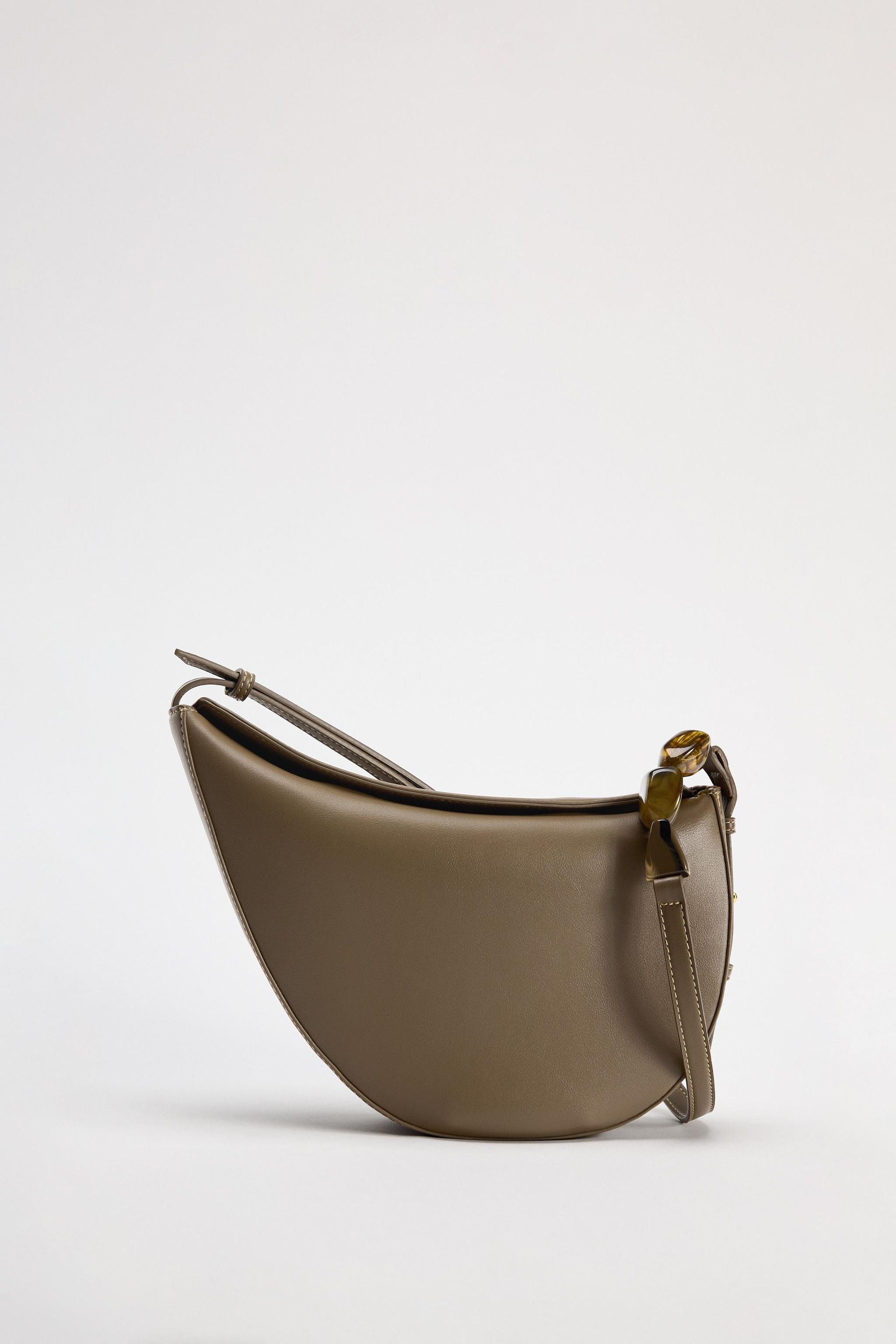 giB4TmUfyqGgLXbpoFpnnR-320-80 シックなワードローブを求めている友人に、早めのブラック フライデーのファッション セールを送りました