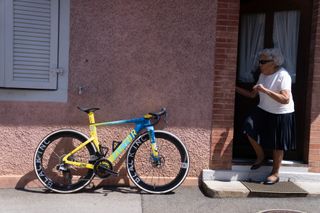 Tour de France Femmes Tech Gallery: Lightweight parts, custom paint and a host of clever tech tricks