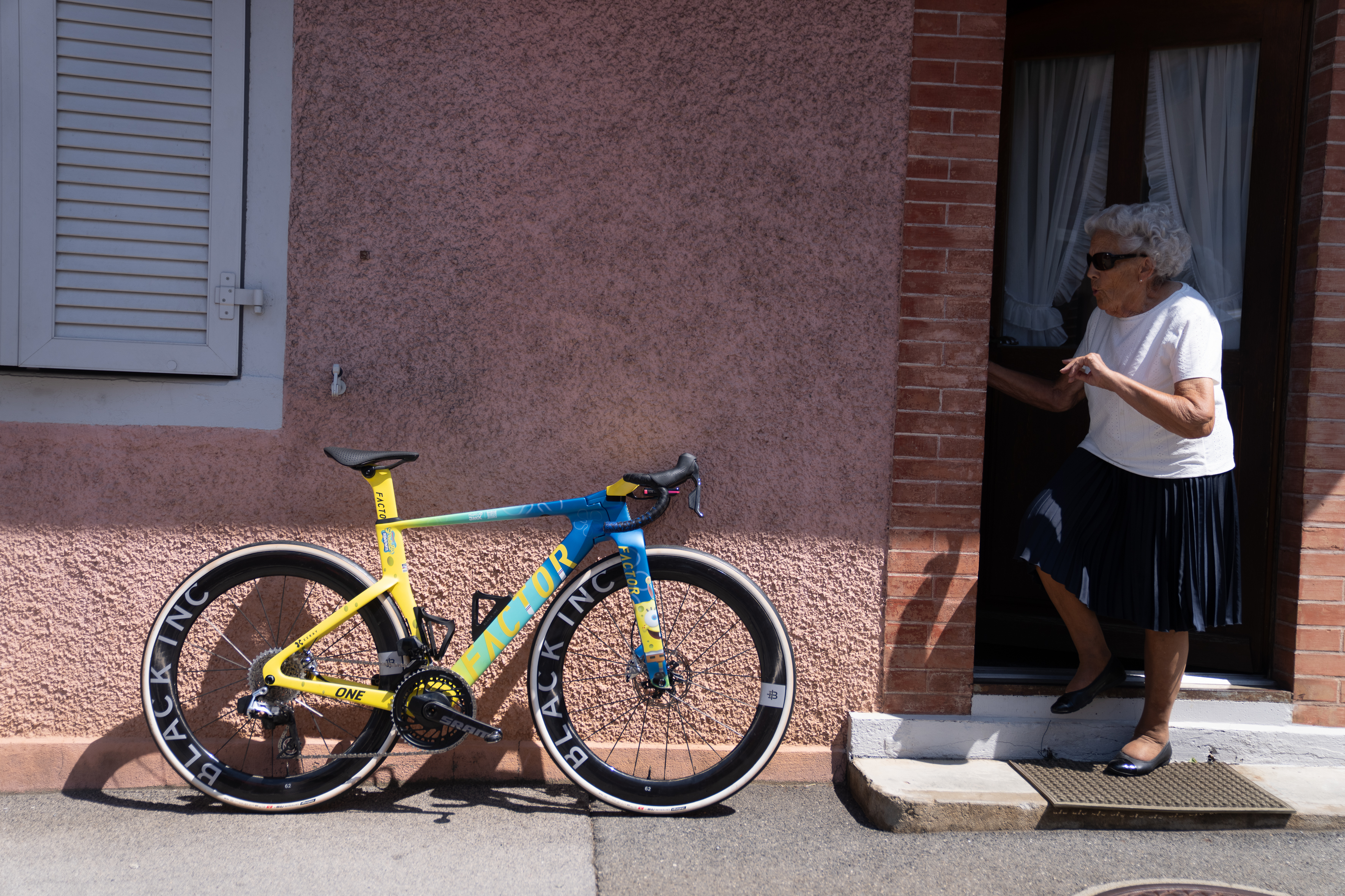Tour de France Femmes Tech Gallery: Lightweight parts, custom paint and a host of clever tech tricks