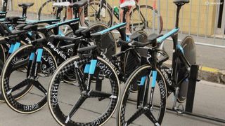 Three of Sky's Pinarello Bolides had a new tri spoke PRO front wheel. Sky only have 7 of them, and they're so new, they were unsure of the wheel's name