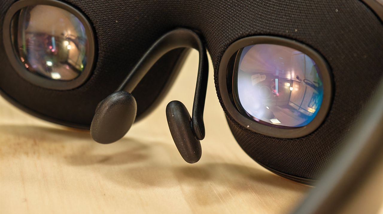 A hands-on look at Meta VR Glasses