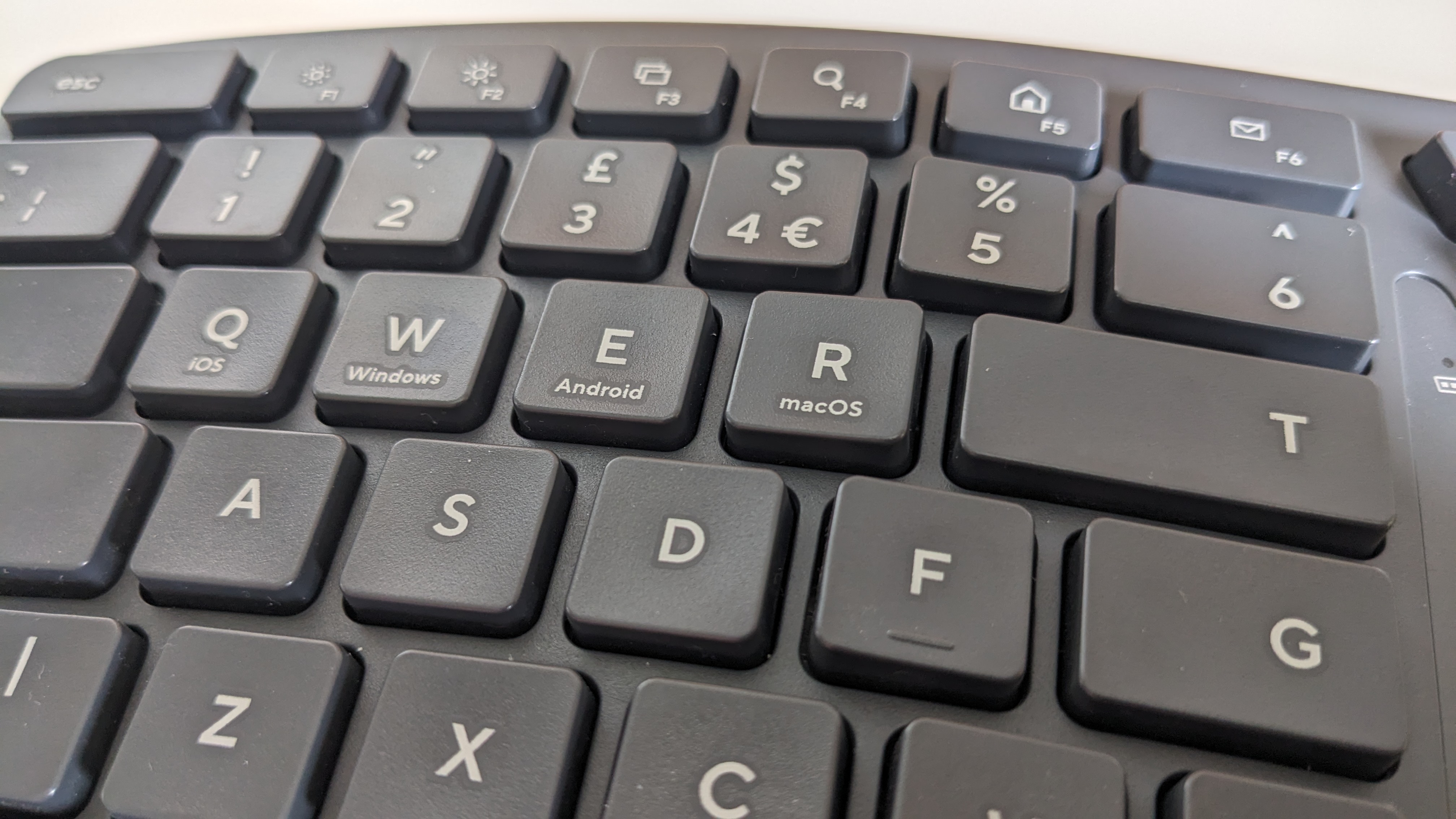 Trust Keyra ergonomic keyboard during our review