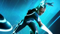 Exo throws an identity disc in the key art for Tron: Catalyst.