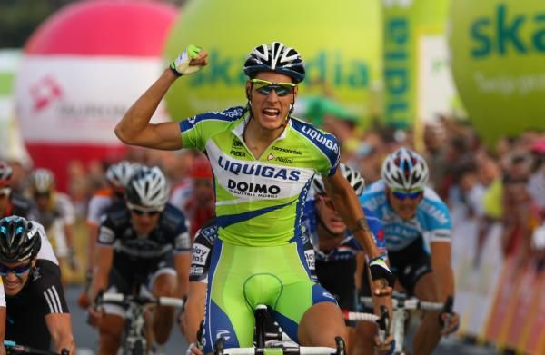 Jacopo Guarnieri (Liquigas-Doimo) out-sprinted a fractured peloton to claim the first stage of the Tour of Poland