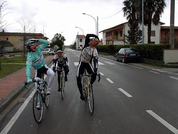 Gabriel Moreu and Simone Biasci re-enact Joe Papp's final stage loss from the Tour of Cuba.