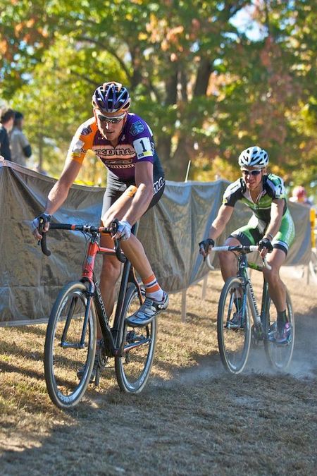 6&rsquo;3&rdquo; Ryan Trebon leads last year&rsquo;s winner Jeremy Powers early in the 2010 race