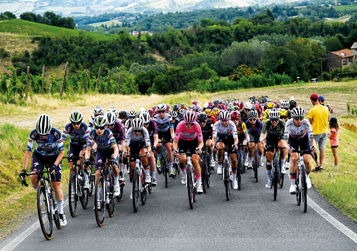 CYW562.giro_intro.gettyimages_2224879458