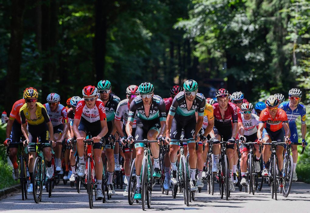 The Tour de Suisse peloton