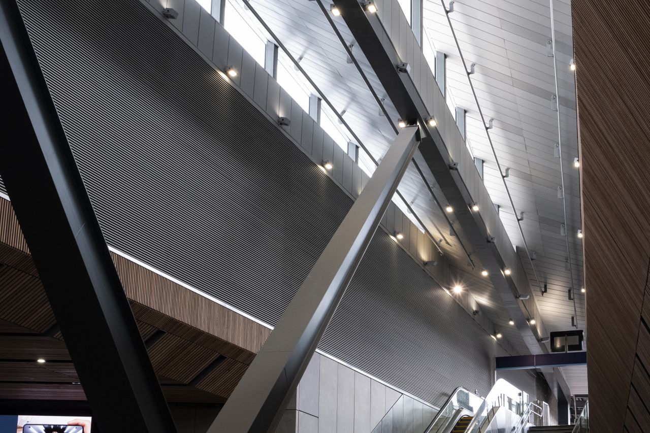 At ISO1600 images display minimal noise